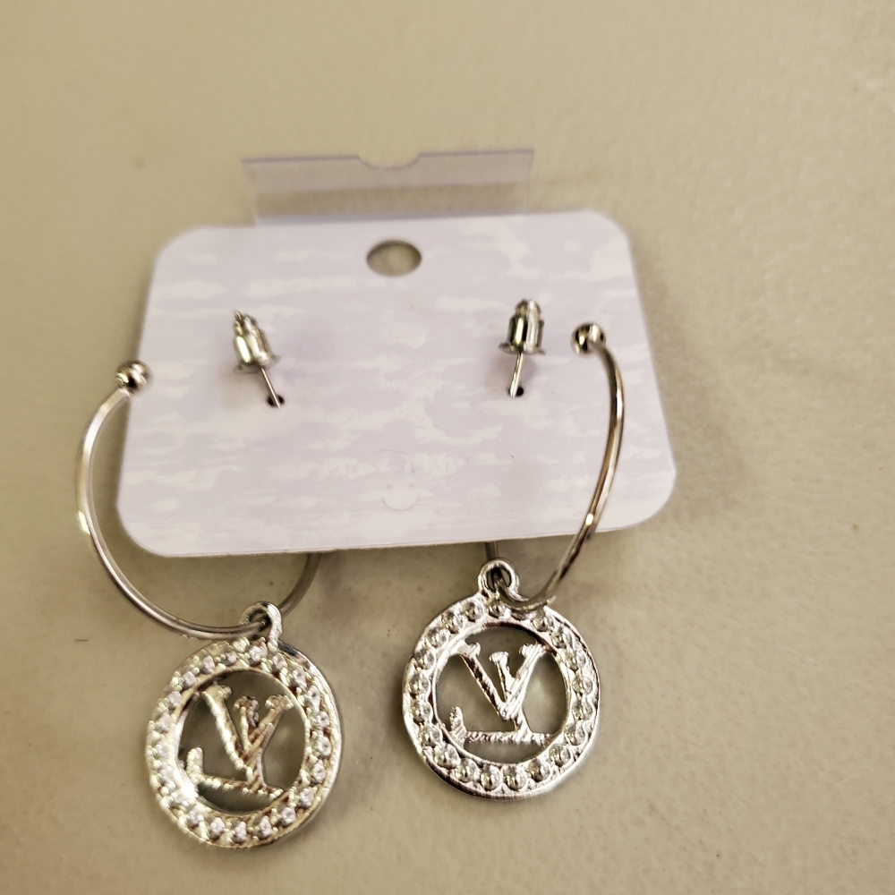 NWOT/EARRINGS